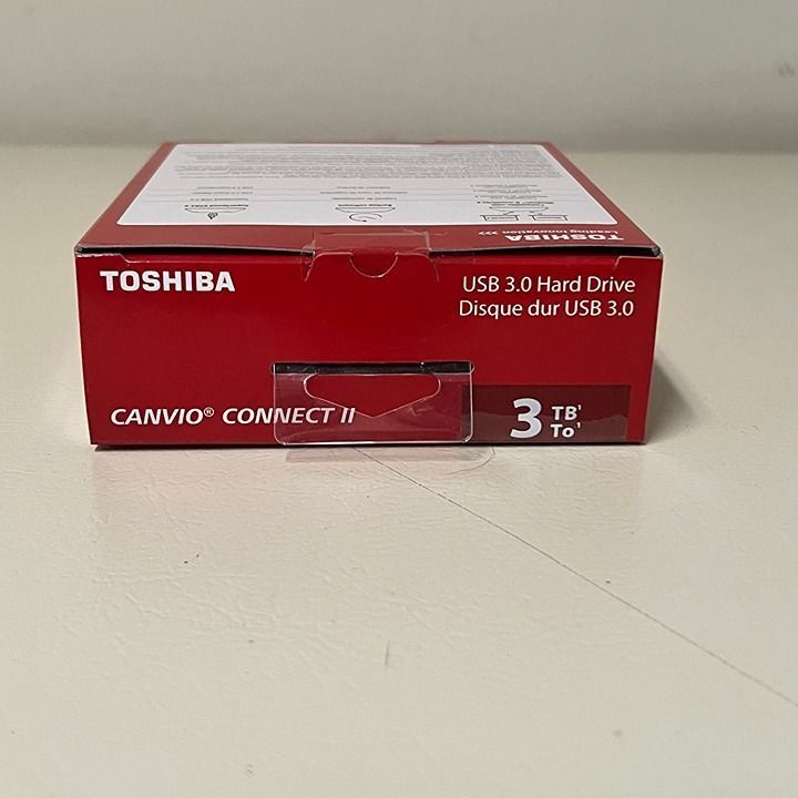 Toshiba Canvio Connect II 3TB retail box lying flat, bottom edge