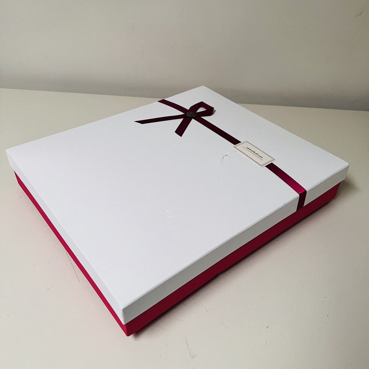 Qsimi Ultra Soft Throw Luxury Cozy Knit Blanket Sealed Gift Box 60" X 80" New