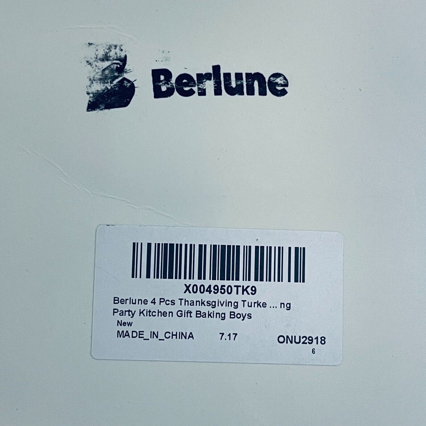 4 Pcs Kids Thanksgiving Turkey Aprons  21x17"  Festive Kitchen Fun