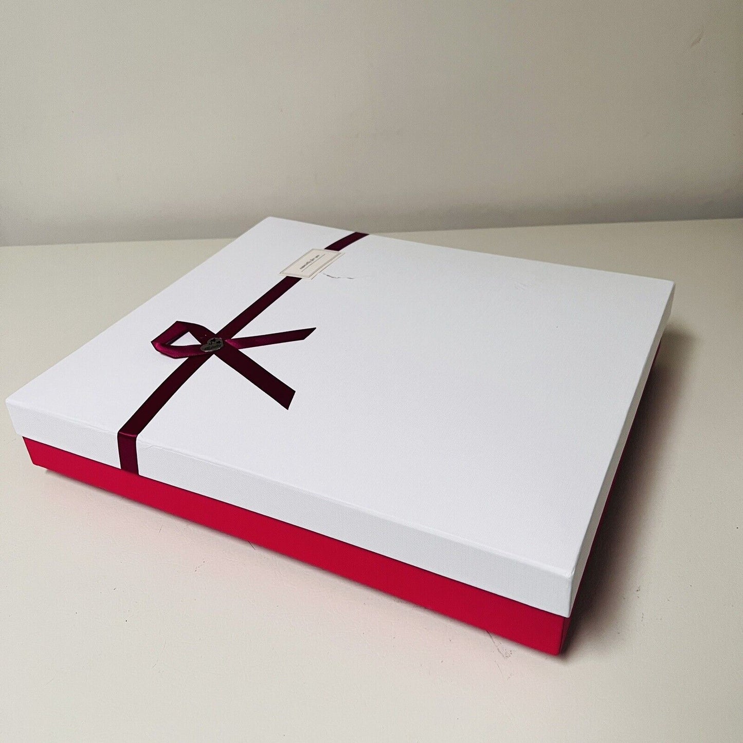 Qsimi Ultra Soft Throw Luxury Cozy Knit Blanket Sealed Gift Box 60" X 80" New