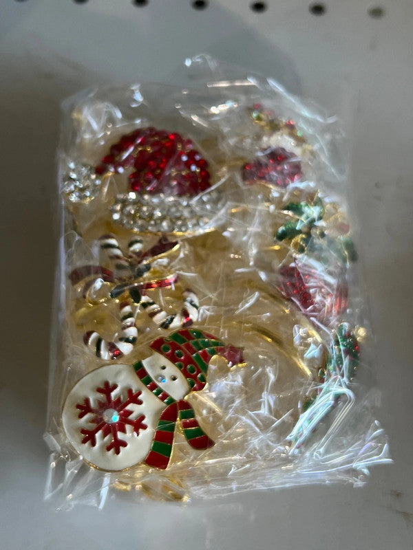 12 Pack Gold Christmas Napkin Rings, Assorted Designs