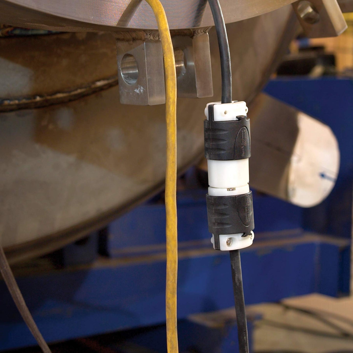 Pass & Seymour L1630-C Turnlok Connector,30A, 3Ph, 480V, 3P 4W Grdg.NEMA L16-30R