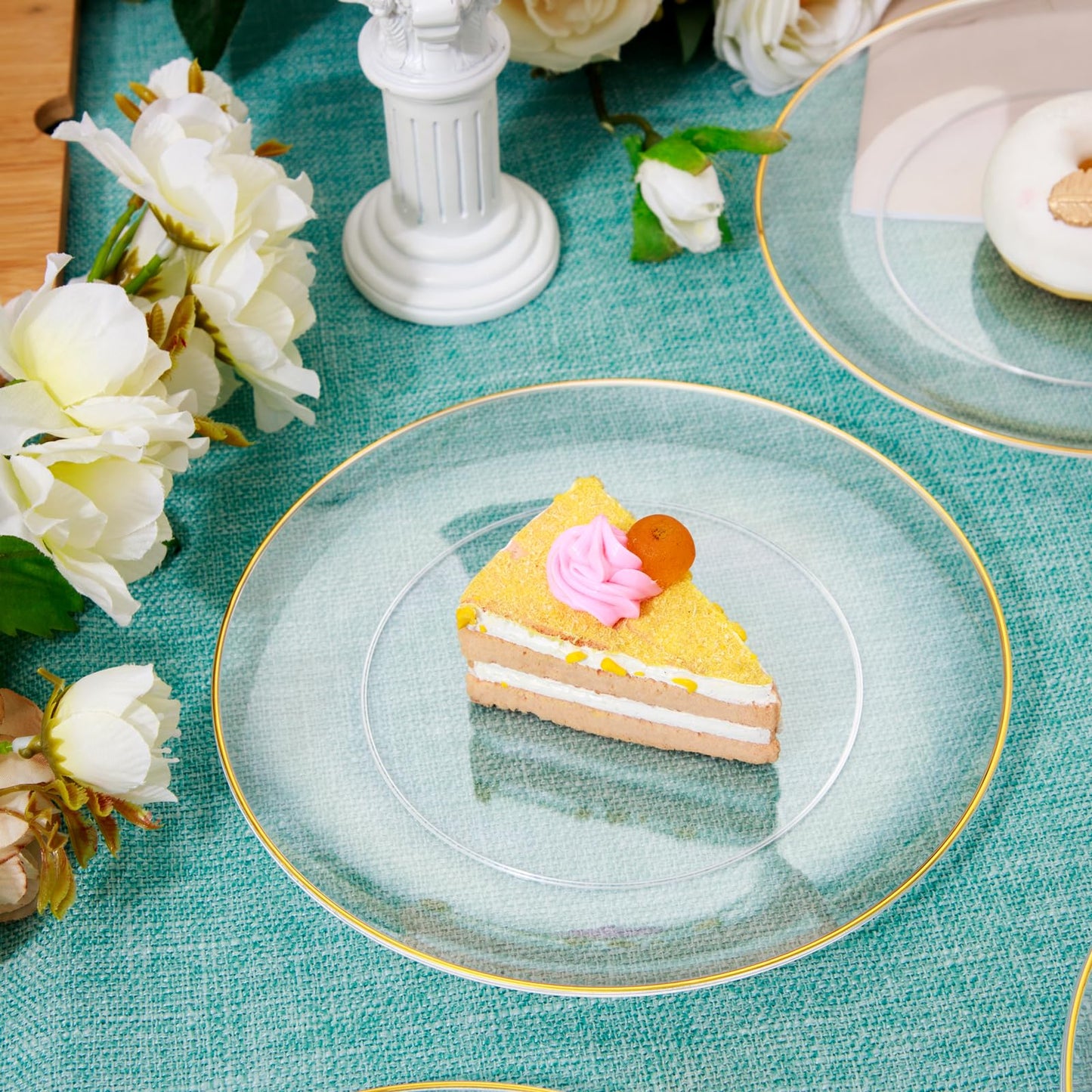 100 Clear Gold Dessert Plates with Plastic Gold Forks Cake Plates Disposable for Wedding