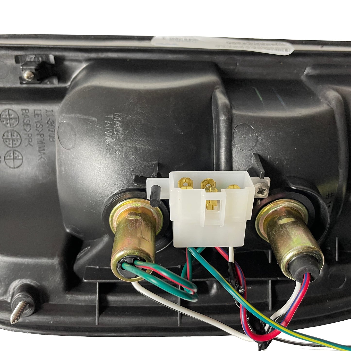 Driver Side (LH) Tail Light Lamp for 95-00 Toyota Tacoma TO2800116 WITH BULBS