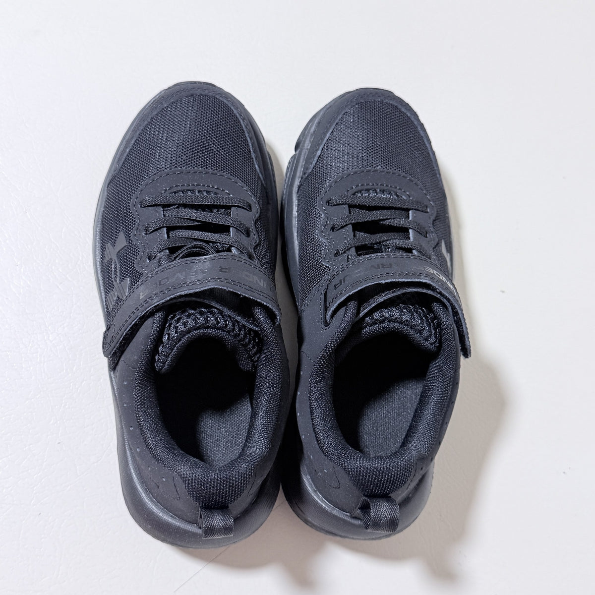 Under Armour Boys Assert 10 AC Running Shoes, Size 2Y, Black - view 3 of 9