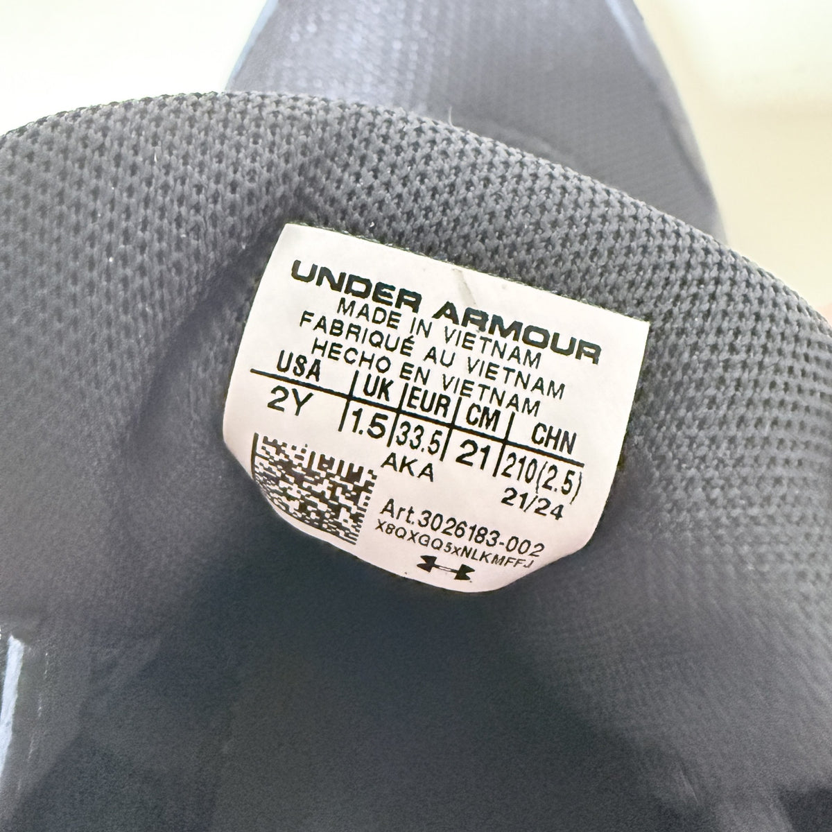 Under Armour Boys Assert 10 AC Running Shoes, Size 2Y, Black - view 7 of 9