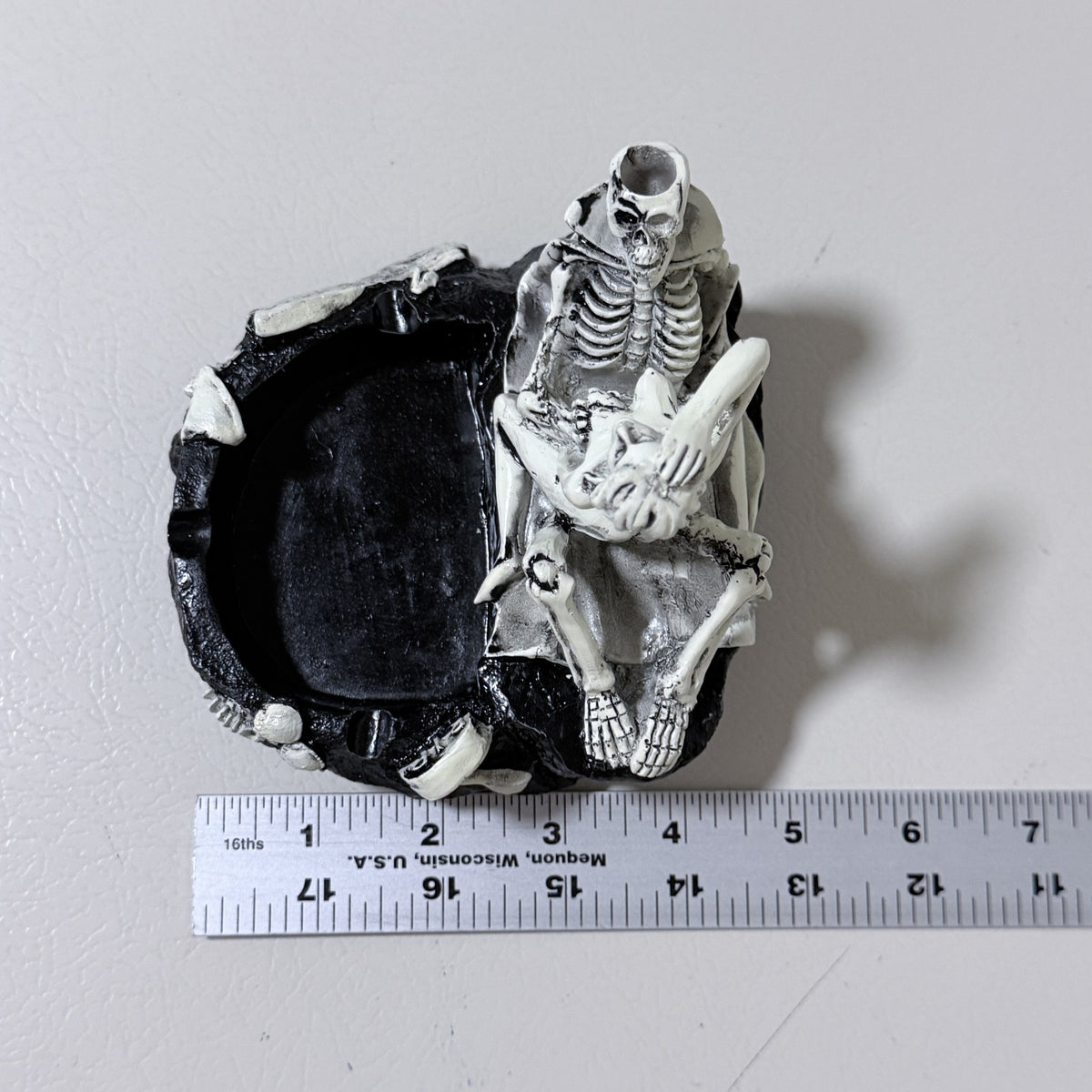 Skeleton Couple Resin Figurine Dish, Gothic Skull Halloween Decor - view 7 of 13