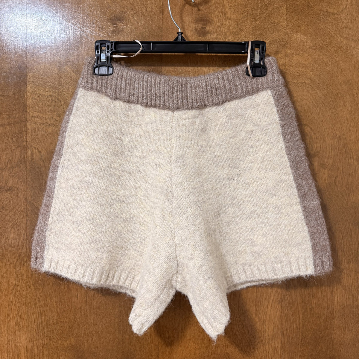 Klesis Contrast Sweater and Shorts Set, Cream and Taupe, Women's S - view 7 of 9