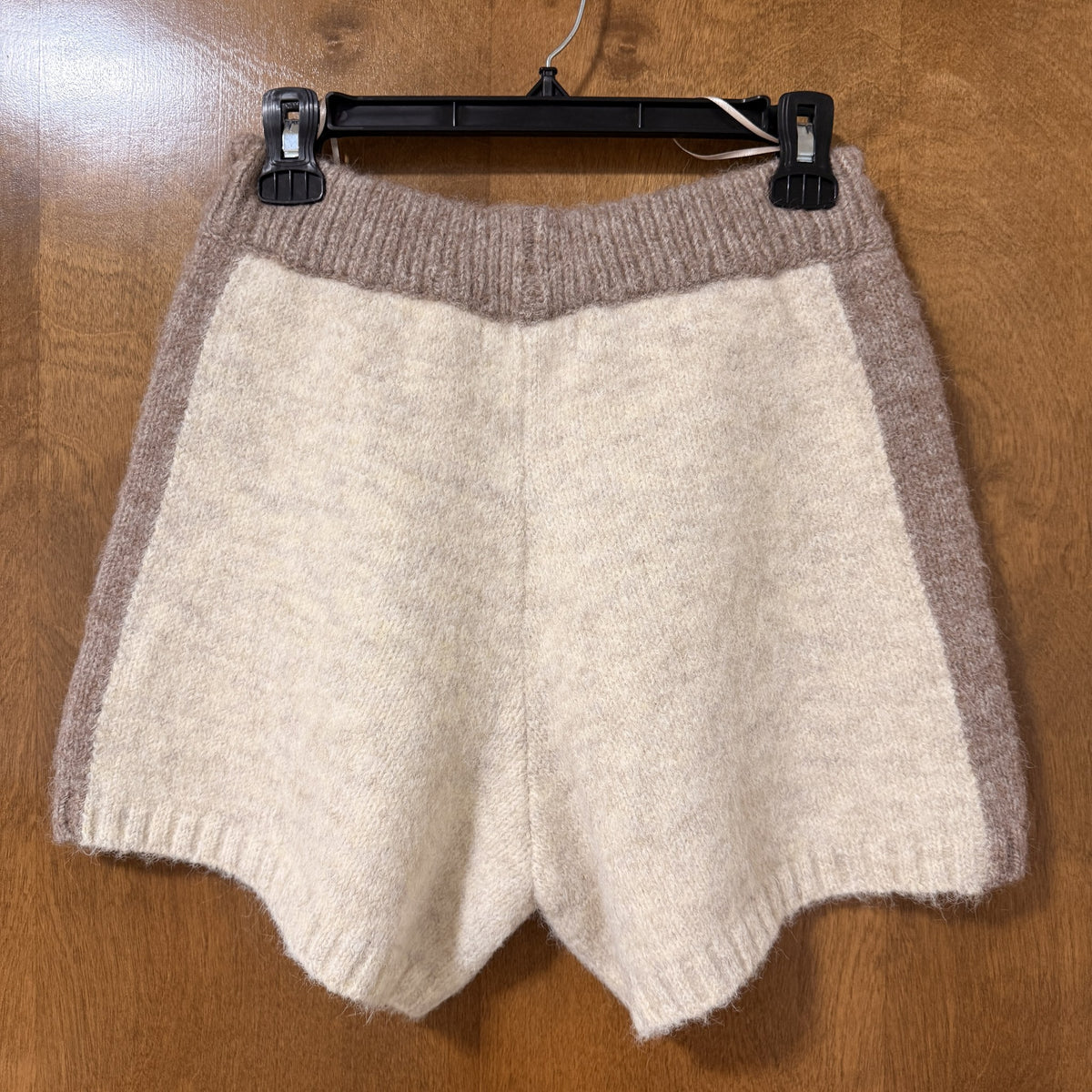 Klesis Contrast Sweater and Shorts Set, Cream and Taupe, Women's S - view 8 of 9