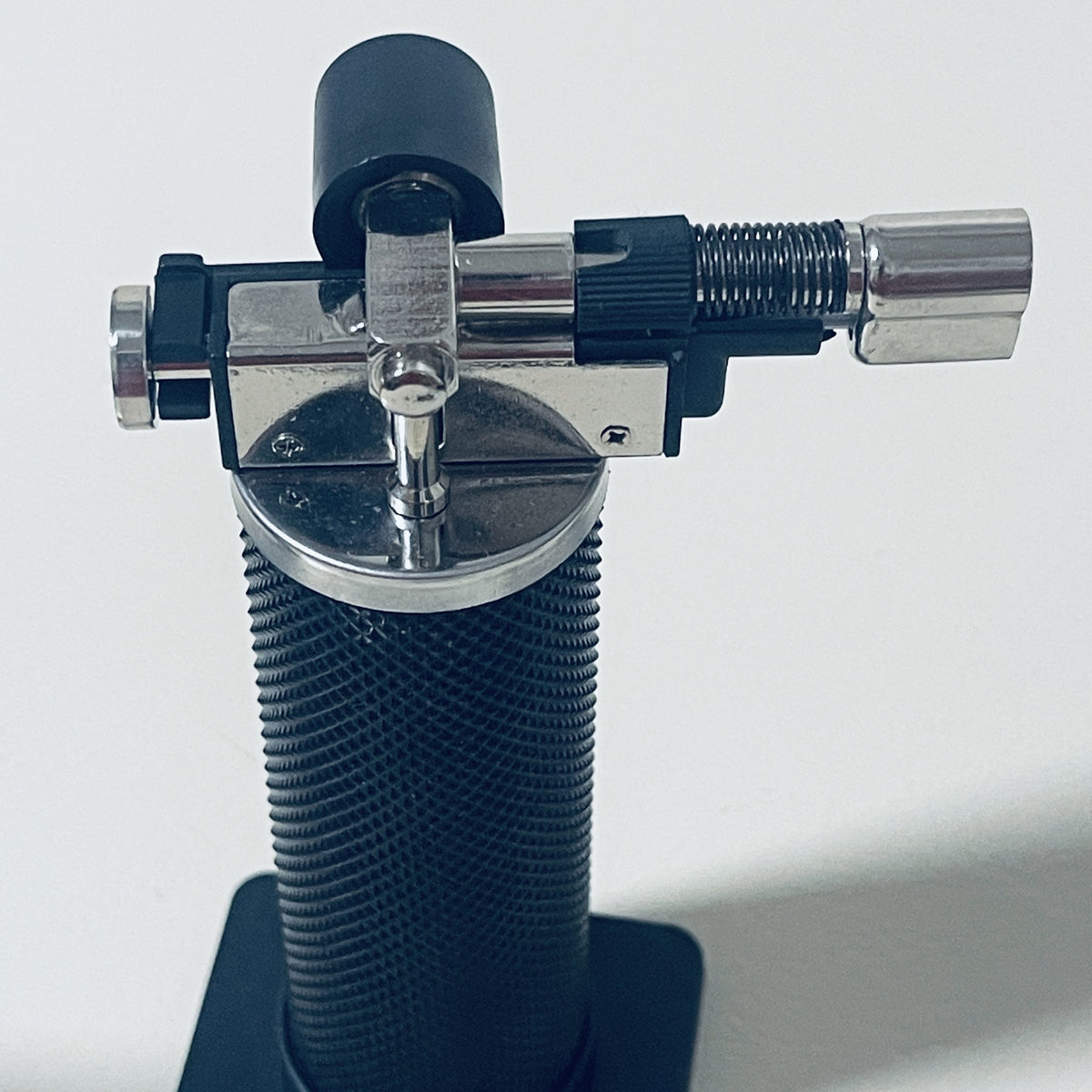 GXO-2077 Dual Flame Butane Torch Lighter with Cigar Cutter - view 2 of 17